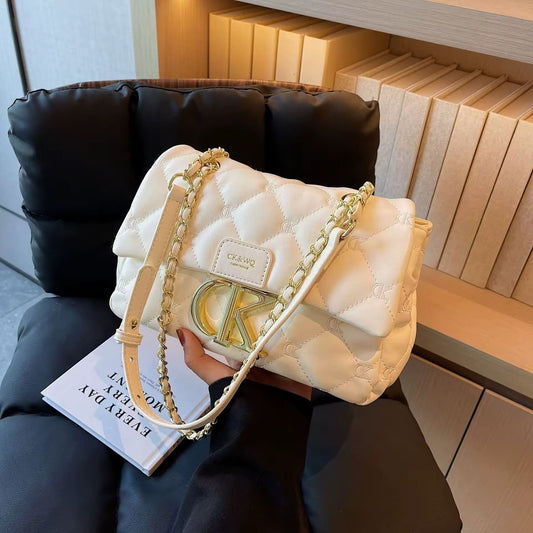 Sac à Main Matelassé Femme – Blanc avec Chaîne Dorée & Logo CK